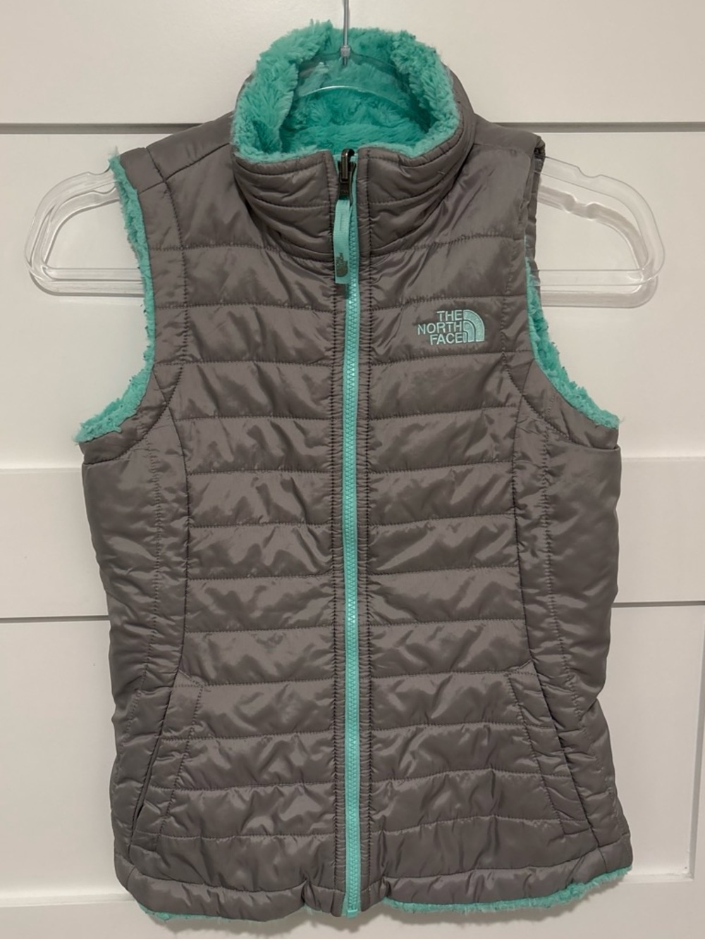 The North Face Reversible Girls Mossbud Faux Fur Size M 10/12 Puffer Vest